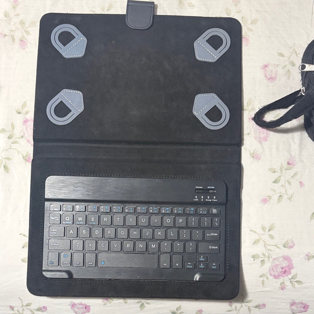 Tablet Bundle – Keyboard Case + Maroo Folio + Stylus